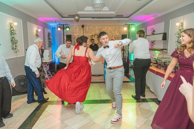 Esküvői buli